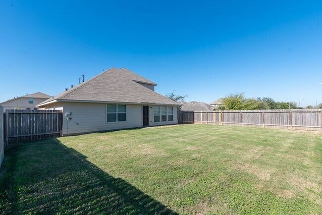 Building Photo - 924 Desoto Dr