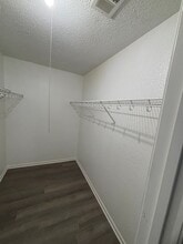 Building Photo - 1037 S Brookside Ave