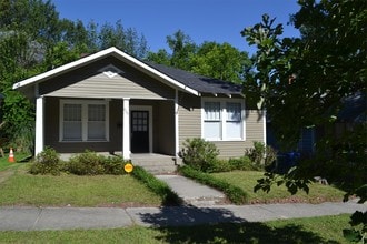 Building Photo - 829 Meadow St