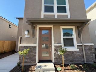 Building Photo - 6575 E Cresthaven Dr