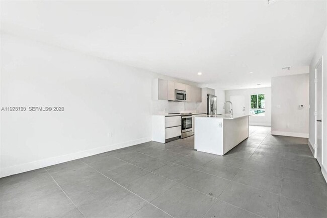 Photo - 2561 NE 193rd St House