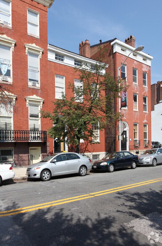 Foto principal - 216 W Monument St