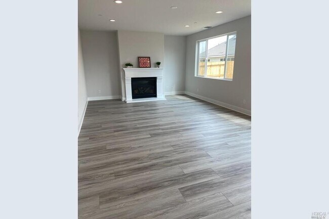 Building Photo - 7001 Bergenia Ct