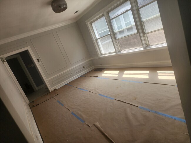 Building Photo - 7731 S Yates Blvd