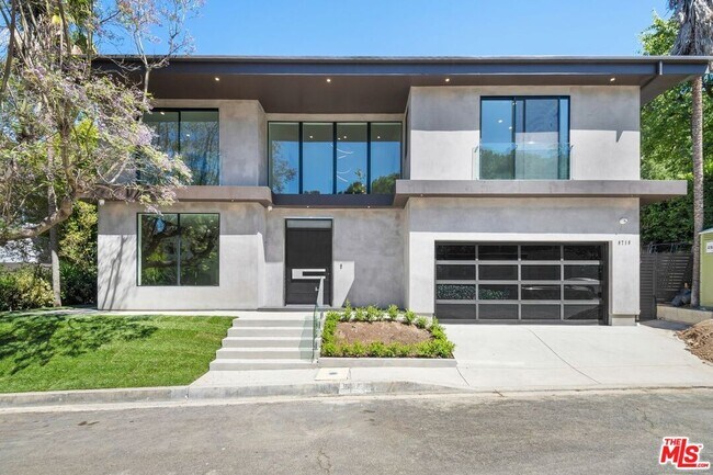 Building Photo - 9719 Blantyre Dr