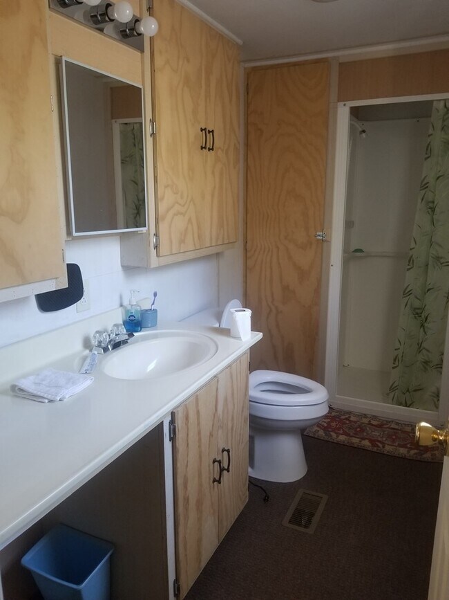 Foto del edificio - 8101 Chipmunk Ln