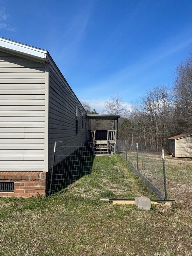 Building Photo - Piedmont Mobile Home
