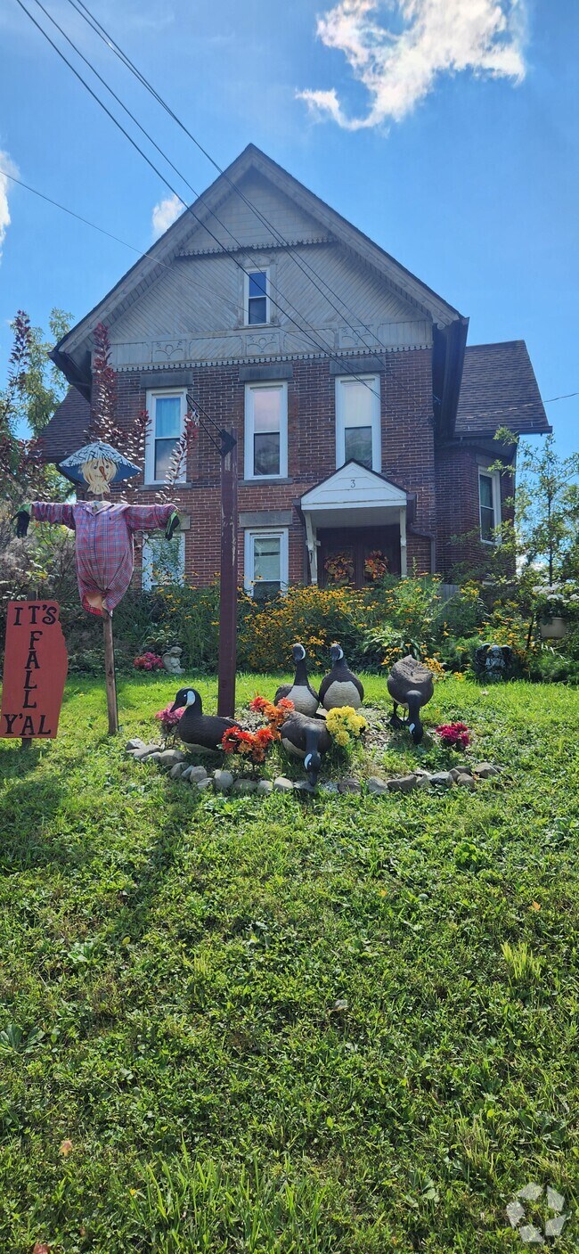 Gated Apartments for Rent in Shalersville OH 1 Rentals