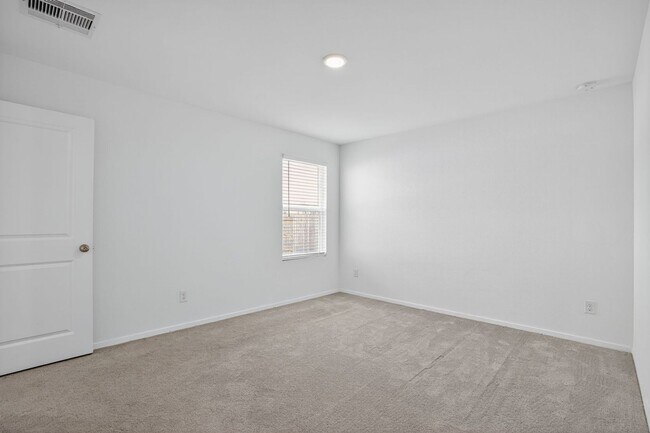 Foto del edificio - 4 Bedroom Single Family Home in New Caney
