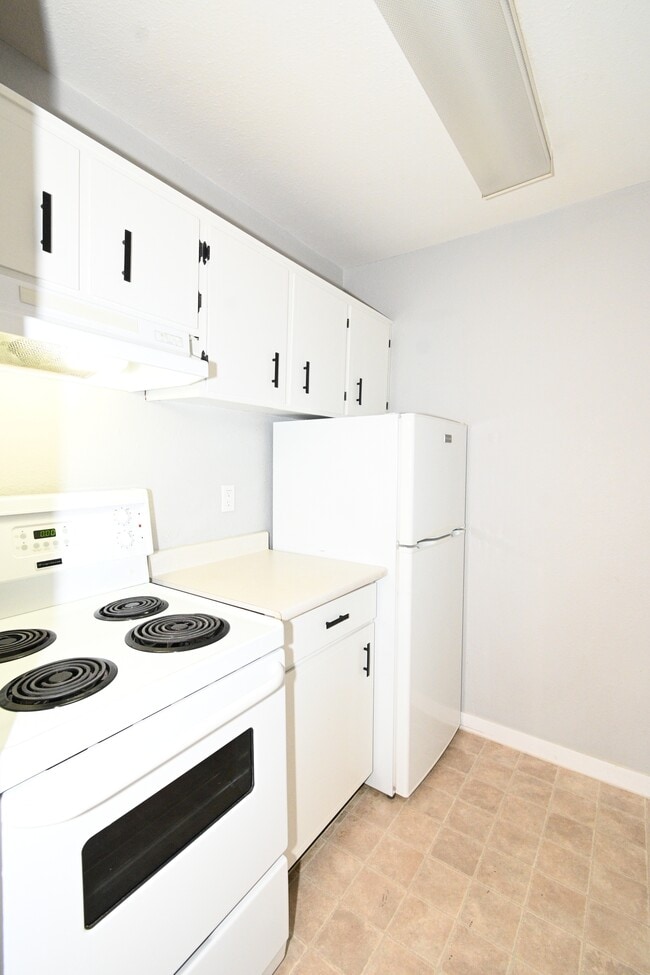 Building Photo - 4280 Quentin Ave