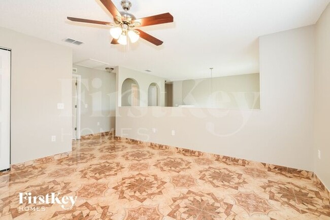 Building Photo - 5074 Oak Tours Dr