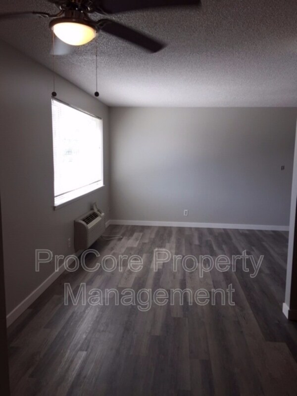 Foto del edificio - 401 S Holly St