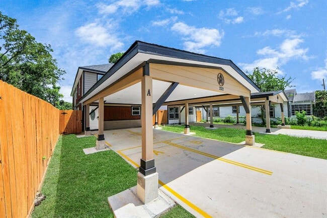 Building Photo - 2322 Wavell St