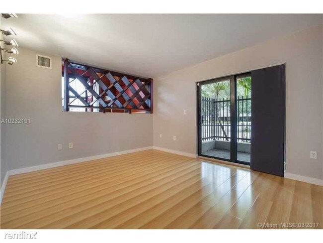 Building Photo - 400 Valencia Ave