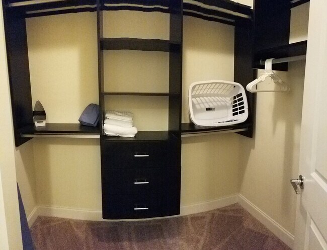 Foto del edificio - 5720 Carnegie Blvd