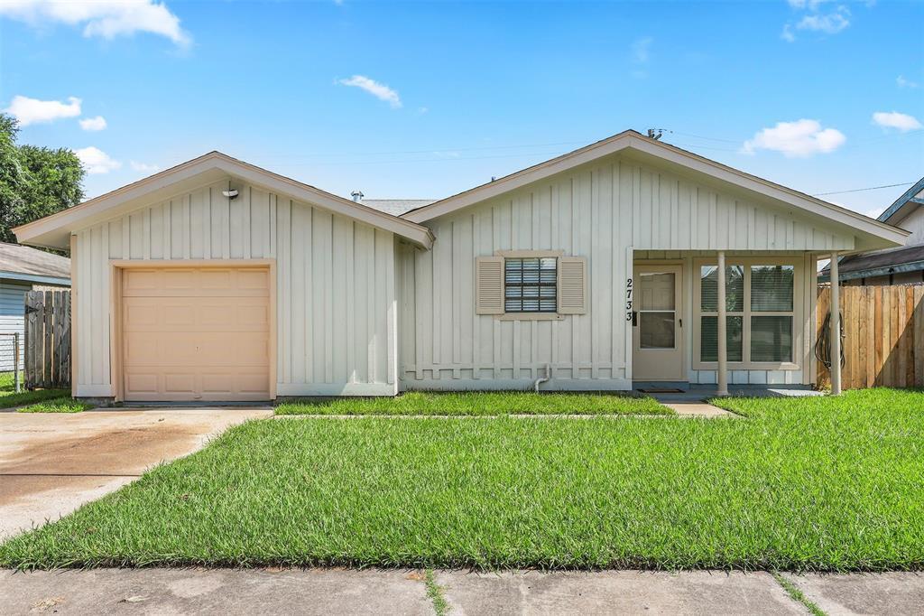 Foto principal - 2733 Stanford St