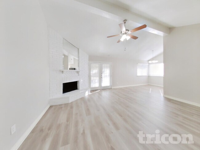 Foto del edificio - 2214 Townhall Ln