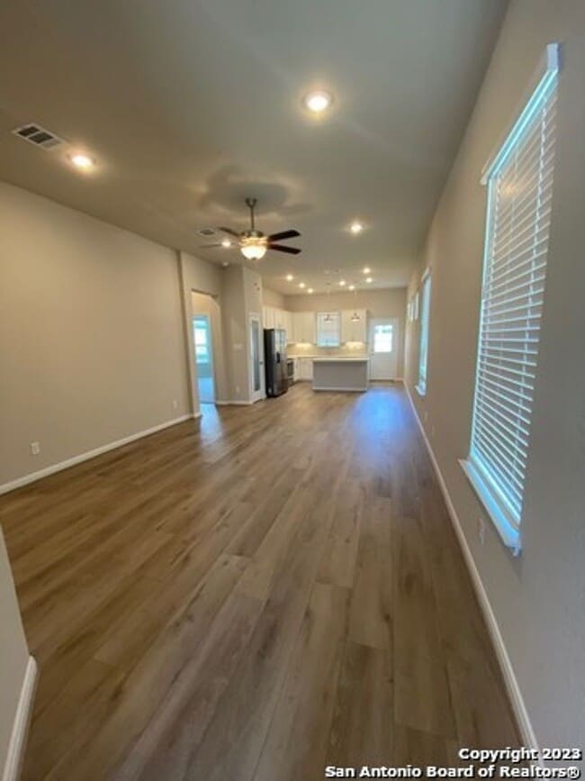 Building Photo - 3 bedroom 2 bathroom located in Overlook a...