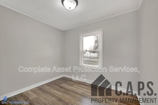 Foto del edificio - 7744 Bertram Ave