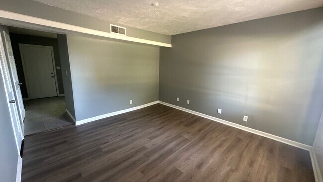 Foto del edificio - 224 Greenleaf Cir
