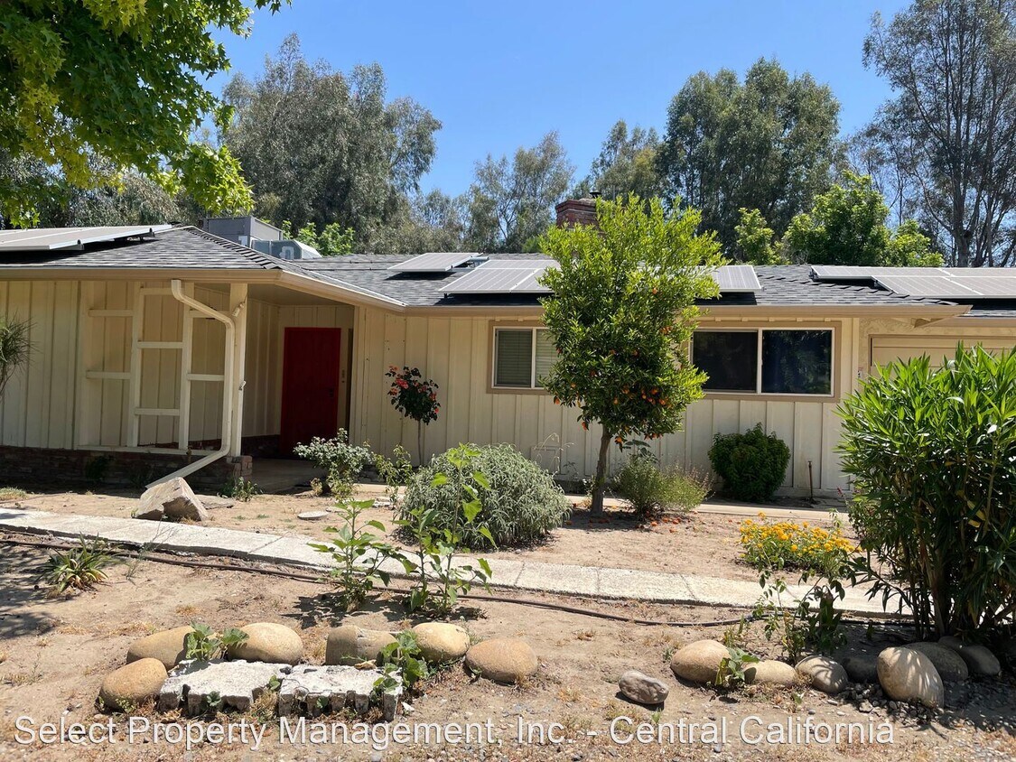 Foto principal - 4 br, 3 bath House - 1783 De Wolf Ave.