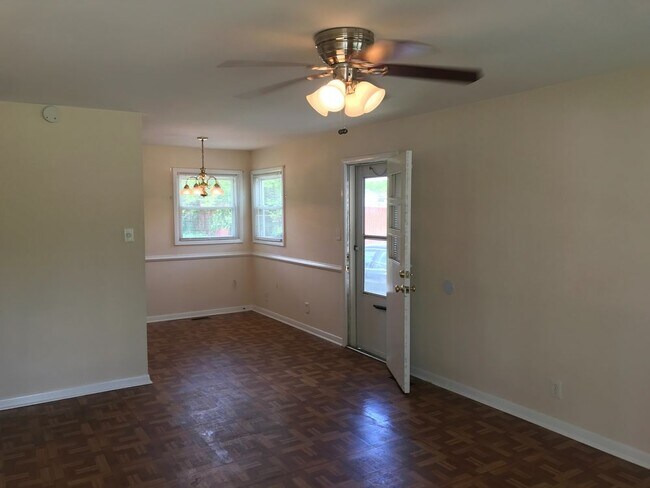 Building Photo - Fantastic LaCrosse Rental