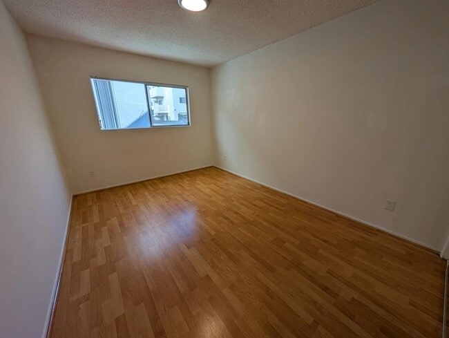 Foto del edificio - 1338 N Gardner St