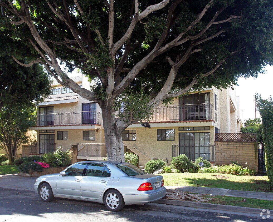 Primary Photo - 1236 Chelsea Ave