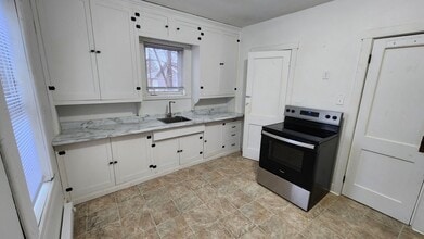 Building Photo - 917 Redfield St