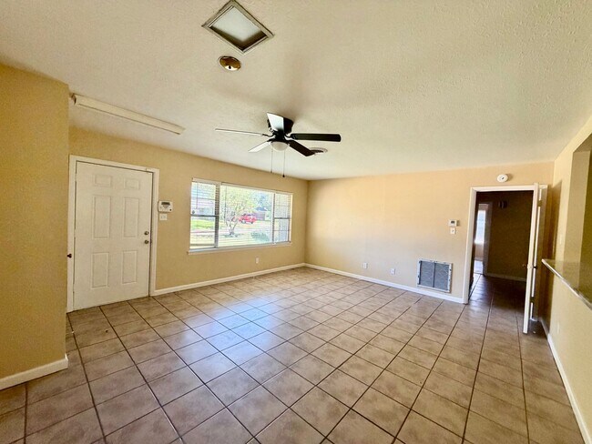 Foto del edificio - Move-In Ready in Shreveport - Anderson Island Subdivision - 3 br 1.5 ba home for lease