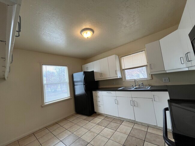 Foto del edificio - 332 E Utopia Ave