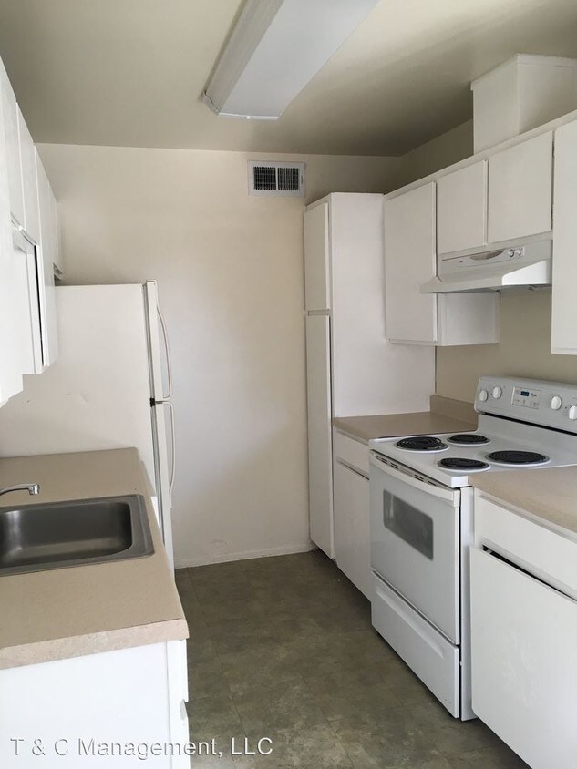 Foto principal - 1217 Chelwood Park Blvd NE