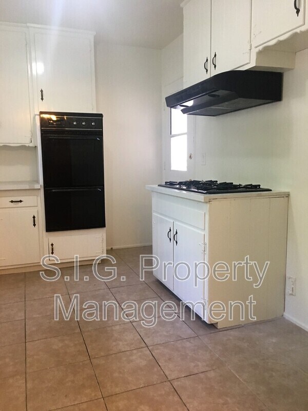 Foto del edificio - 11345 Valley Spring Ln