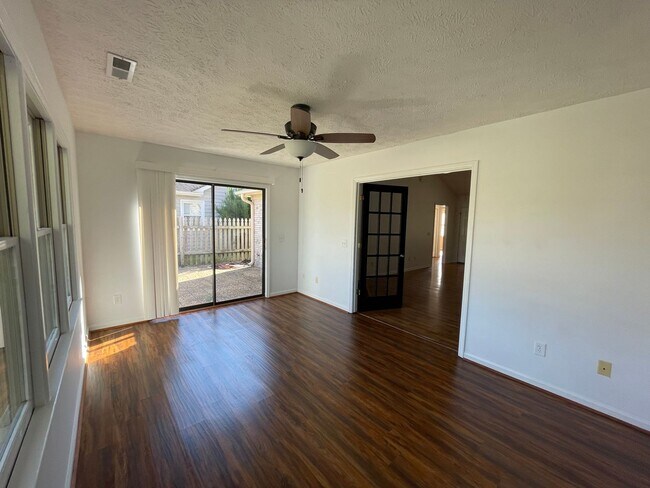 Foto del edificio - 3 bedroom, 2 bathroom home in Beau Rivage Plantation!