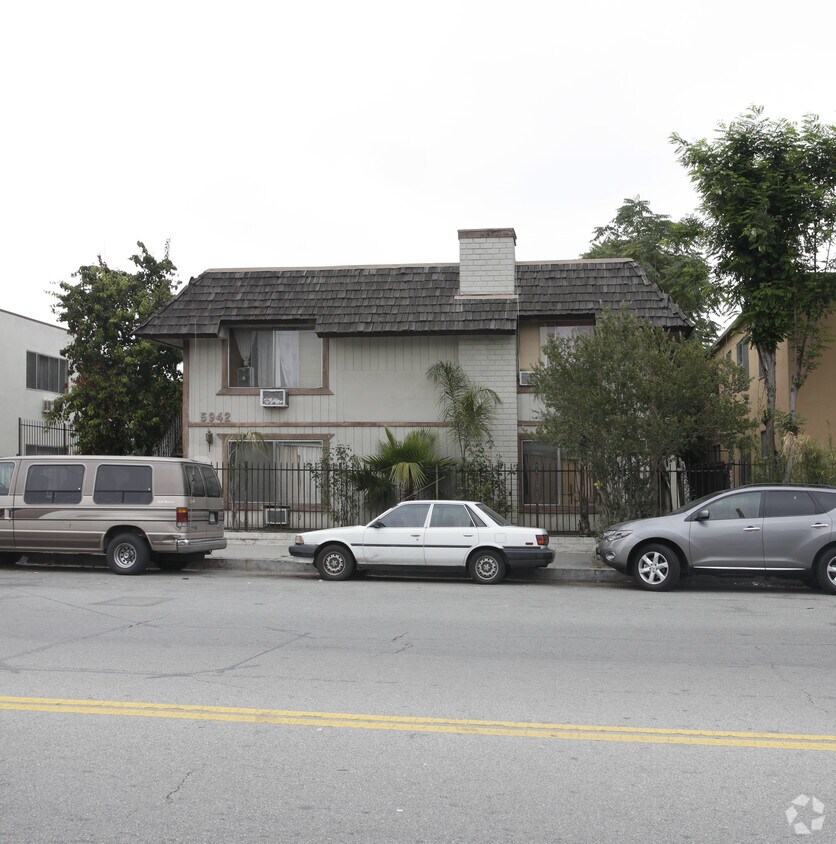 Building Photo - 5942 Tujunga Ave