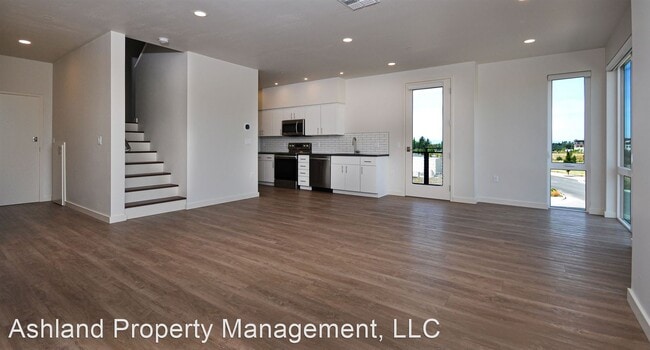Building Photo - 1582 Myers Ln
