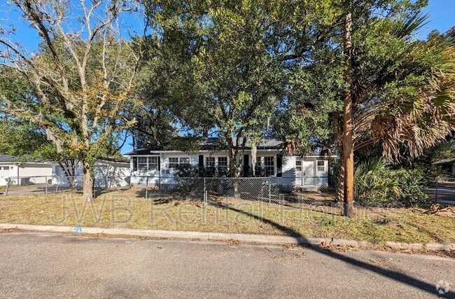 Building Photo - 7304 Buffalo Ave