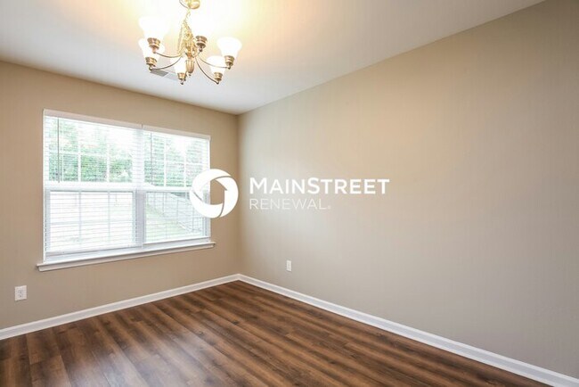 Foto del edificio - 4 Bedroom Pet-Friendly Home in Greensboro, NC with Main Street Renewal