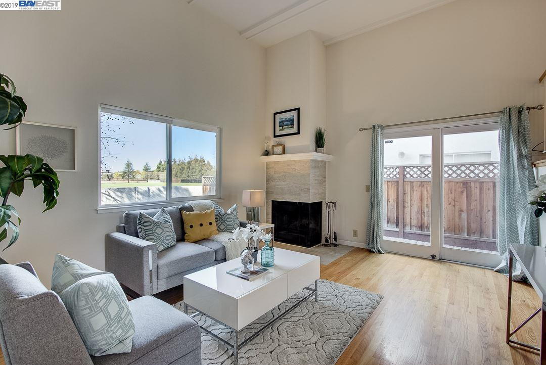 Bright 3 Bedroom Townhome in Newark - Bright 3BR Townhome in Newark