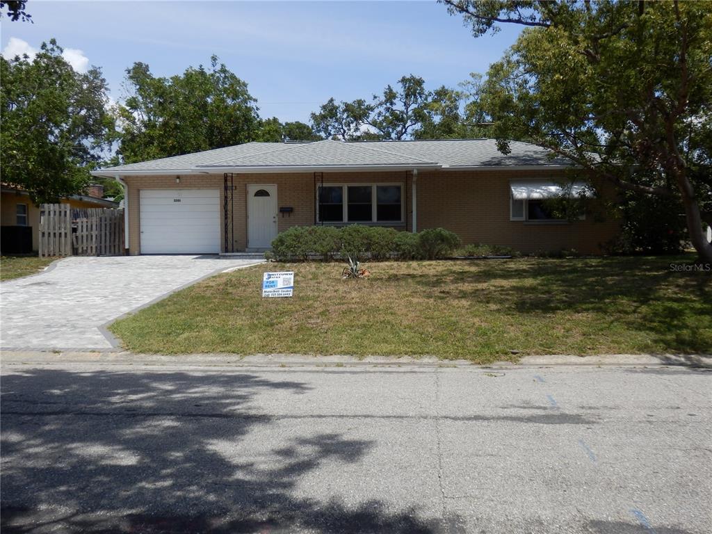 Foto principal - 3301 52nd Way N