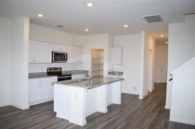 Foto del edificio - 431 Robins Nest Ln