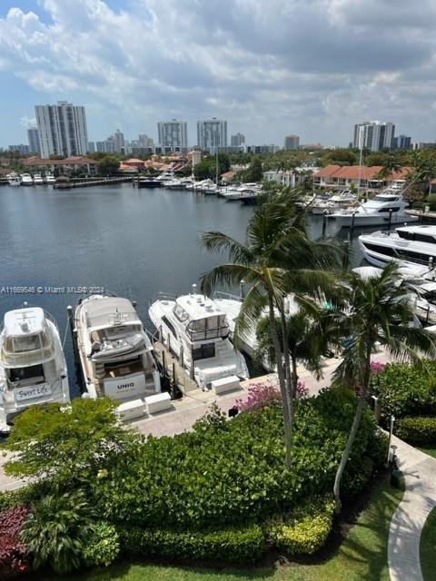 Foto principal - 3610 Yacht Club Dr