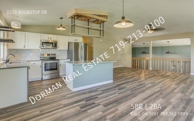 Building Photo - Single Family with Mountain Views
