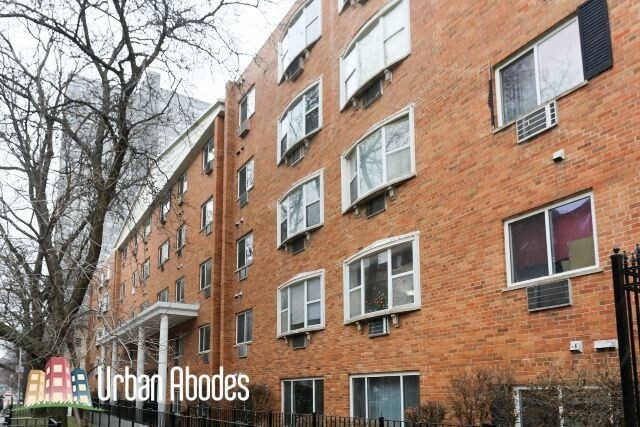 Building Photo - 3825 N Pine Grove Ave