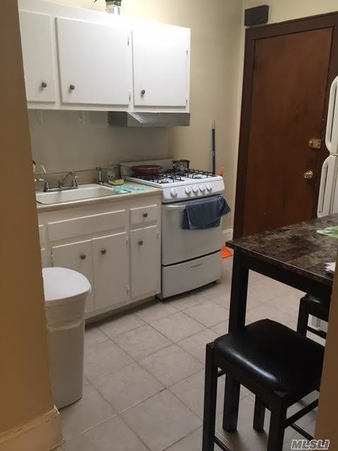 Building Photo - 6839 Clyde St