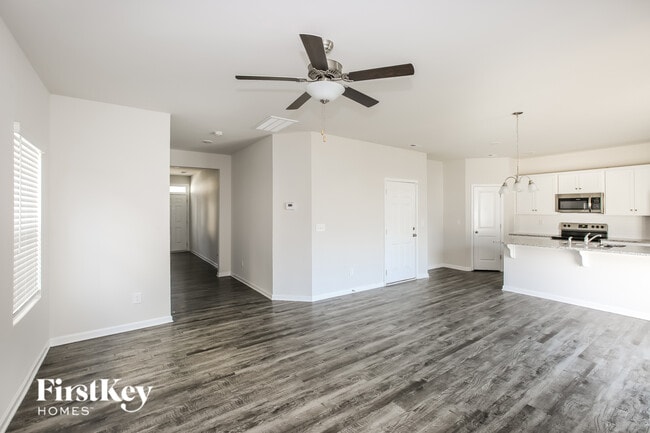 Foto del edificio - 8126 Williams Farm Dr