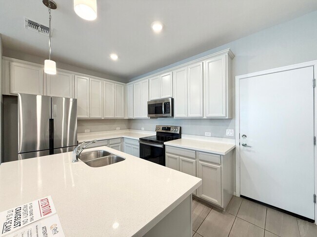 Building Photo - 2661 S Sulley Dr