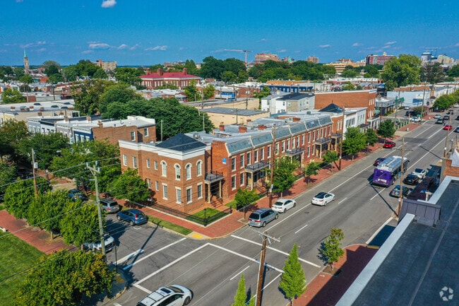 Building Photo - 1612-1628 W Cary St