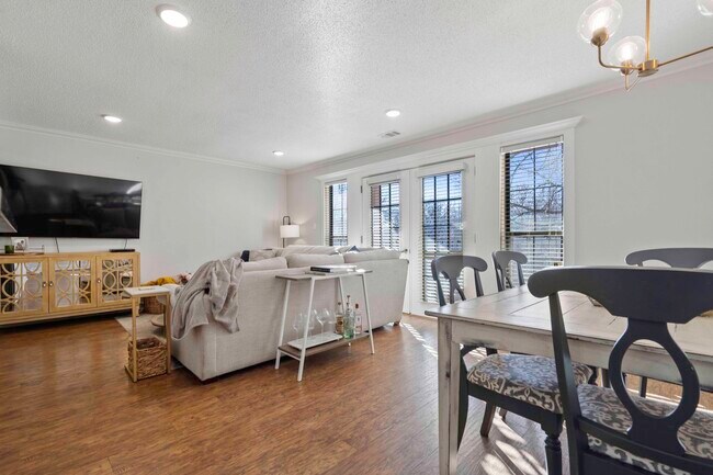 Building Photo - 4727 Jarboe St