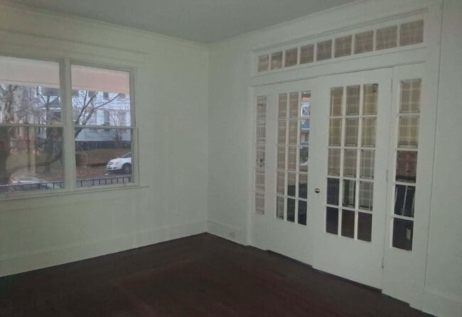 Foto del edificio - 247 N Main St